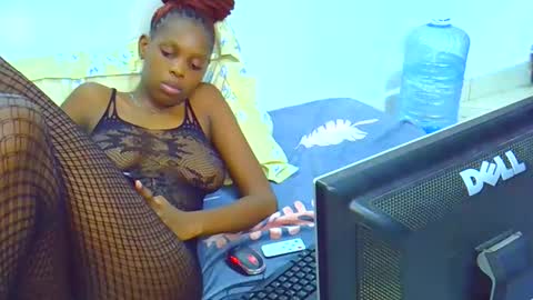sweetebony123 online show from October 2025 05:45:02 PM