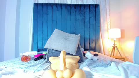 Snapshot of sweetebony_69 chatting on December 2024 05:44:02 PM Mia online show from December 2024 05:44:02 PM