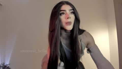 Snapshot of sweetest_bella chatting on December 2025 11:21:01 PM Bella online show from December 2025 11:21:01 PM