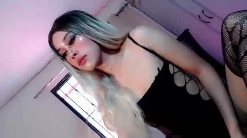 Snapshot of sweetest_bunny chatting on June 2026 06:14:01 AM sweetest_bunny online show from June 2026 06:14:01 AM