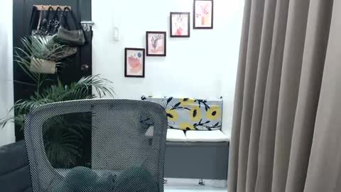 Snapshot of sweetestsmile_ chatting on January 2025 02:22:02 AM Khaye online show from January 2025 02:22:02 AM