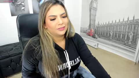 Fabiana online show from February 2025 06:51:01 PM