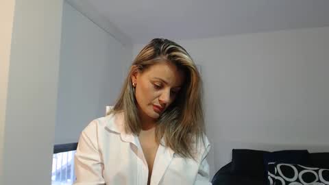 sweef online show from December 2025 08:28:02 PM