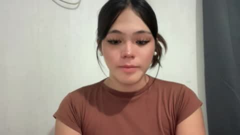 Ayesha online show from November 2025 01:27:02 AM