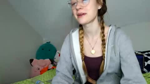 sweetgirlls online show from April 2026 07:44:02 PM
