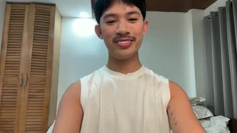 Snapshot of sweetguy102103 chatting on November 2025 04:22:01 AM khrayan online show from November 2025 04:22:01 AM