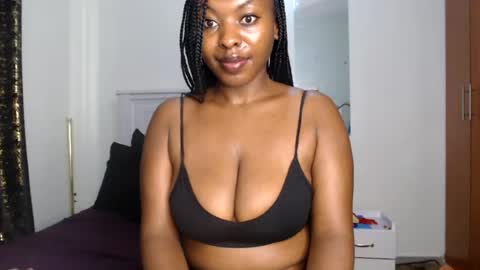 Snapshot of sweetice_01 chatting on July 2026 05:06:01 AM euny online show from July 2026 05:06:01 AM