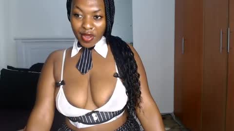 Snapshot of sweetice_01 chatting on August 2026 05:39:02 AM euny online show from August 2026 05:39:02 AM
