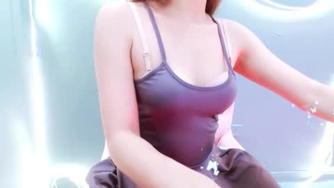 Snapshot of sweetie_bae99 chatting on April 2026 03:48:01 AM sweetie_bae99 online show from April 2026 03:48:01 AM