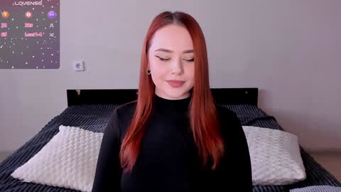 Snapshot of sweetie_candy_ chatting on December 2024 12:17:02 PM Hannah online show from December 2024 12:17:02 PM