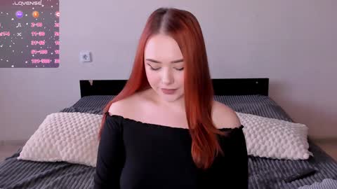 Snapshot of sweetie_candy_ chatting on December 2024 12:18:02 PM Hannah online show from December 2024 12:18:02 PM