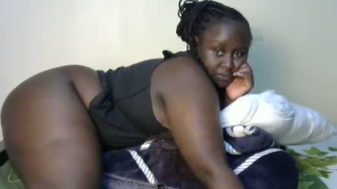 Snapshot of sweetie_lola chatting on March 2025 08:30:01 AM Lola online show from March 2025 08:30:01 AM