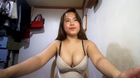 Snapshot of sweetie_trishiaxx chatting on July 2026 01:28:02 PM Your GoodGirlSweet trish online show from July 2026 01:28:02 PM