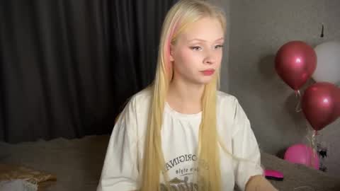 sweetie Lisa3 online show from December 2024 04:26:01 PM