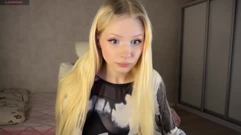 sweetie Lisa3 online show from March 2025 05:49:01 PM