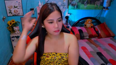 Nicole online show from January 2025 04:28:02 PM