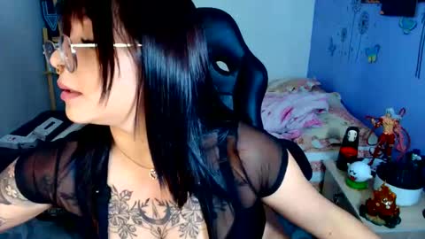 Isabella online show from November 2025 02:58:01 AM