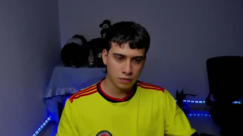 Snapshot of sweetlian_04 chatting on December 2024 07:05:01 AM Lian online show from December 2024 07:05:01 AM