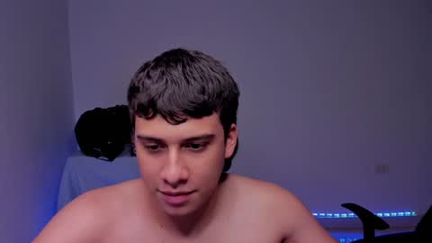 Snapshot of sweetlian_04 chatting on December 2024 01:36:02 AM Lian online show from December 2024 01:36:02 AM