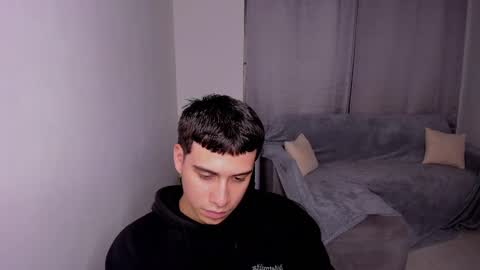 Snapshot of sweetlian_04 chatting on February 2025 05:00:01 AM Lian online show from February 2025 05:00:01 AM