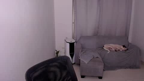 Snapshot of sweetlian_04 chatting on February 2025 09:10:01 AM Lian online show from February 2025 09:10:01 AM