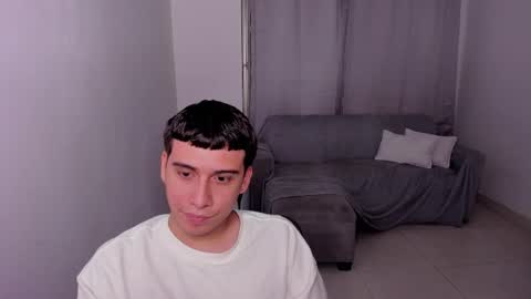 Snapshot of sweetlian_04 chatting on February 2025 05:48:02 AM Lian online show from February 2025 05:48:02 AM