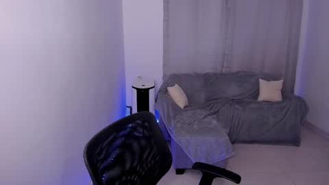 Snapshot of sweetlian_04 chatting on March 2025 09:18:02 AM Lian online show from March 2025 09:18:02 AM