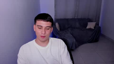 Snapshot of sweetlian_04 chatting on March 2025 10:41:02 AM Lian online show from March 2025 10:41:02 AM