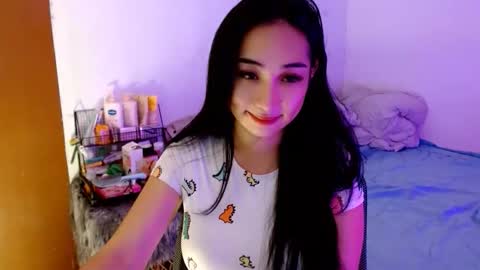 Snapshot of sweetlilly_18 chatting on November 2025 03:30:02 AM Lilly online show from November 2025 03:30:02 AM