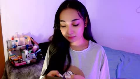 Snapshot of sweetlilly_18 chatting on November 2025 02:12:01 AM Lilly online show from November 2025 02:12:01 AM