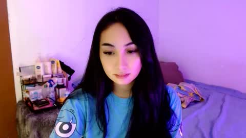 Snapshot of sweetlilly_18 chatting on November 2025 11:58:01 PM Lilly online show from November 2025 11:58:01 PM