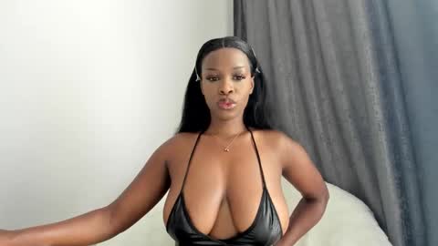 sweetlipsy online show from February 2026 05:14:01 AM