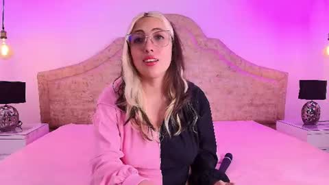 sweetlyundone online show from June 2026 09:02:01 PM