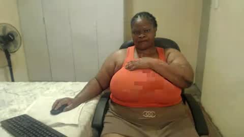 Snapshot of sweetnoziexxx chatting on December 2024 05:53:02 AM sweetnoziexxx online show from December 2024 05:53:02 AM