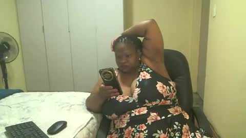 Snapshot of sweetnoziexxx chatting on December 2024 04:56:01 AM sweetnoziexxx online show from December 2024 04:56:01 AM