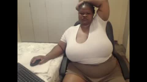 Snapshot of sweetnoziexxx chatting on December 2024 02:37:02 PM sweetnoziexxx online show from December 2024 02:37:02 PM
