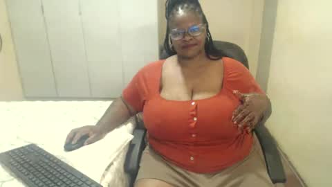 Snapshot of sweetnoziexxx chatting on January 2025 06:17:01 AM sweetnoziexxx online show from January 2025 06:17:01 AM