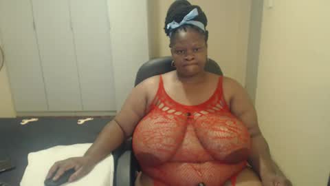 Snapshot of sweetnoziexxx chatting on February 2025 12:25:02 PM sweetnoziexxx online show from February 2025 12:25:02 PM
