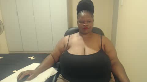 Snapshot of sweetnoziexxx chatting on February 2025 02:55:02 PM sweetnoziexxx online show from February 2025 02:55:02 PM