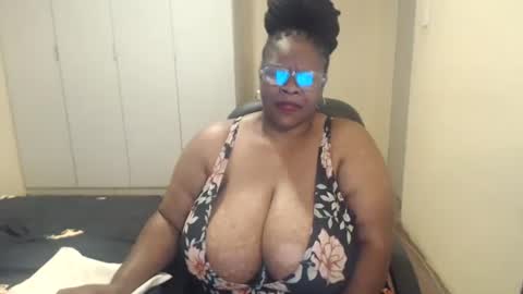 Snapshot of sweetnoziexxx chatting on February 2025 07:01:02 AM sweetnoziexxx online show from February 2025 07:01:02 AM