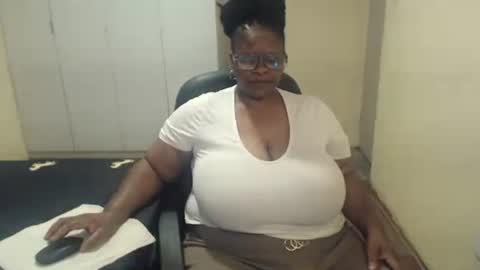 Snapshot of sweetnoziexxx chatting on February 2025 10:58:02 AM sweetnoziexxx online show from February 2025 10:58:02 AM