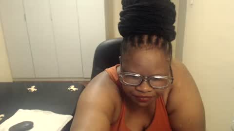Snapshot of sweetnoziexxx chatting on February 2025 08:17:01 AM sweetnoziexxx online show from February 2025 08:17:01 AM