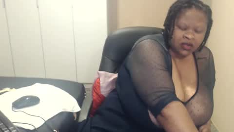 Snapshot of sweetnoziexxx chatting on October 2025 05:08:02 AM sweetnoziexxx online show from October 2025 05:08:02 AM
