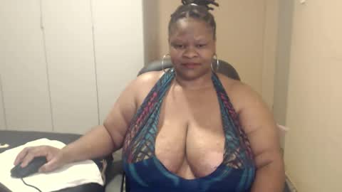Snapshot of sweetnoziexxx chatting on October 2025 06:04:02 AM sweetnoziexxx online show from October 2025 06:04:02 AM