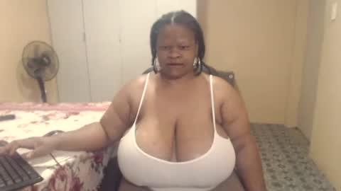 Snapshot of sweetnoziexxx chatting on December 2025 03:23:01 AM sweetnoziexxx online show from December 2025 03:23:01 AM