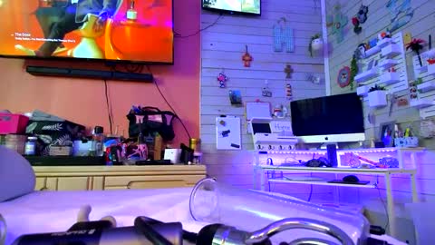 Snapshot of sweetnsexy95 chatting on February 2025 11:33:01 AM WeAim2PZzz online show from February 2025 11:33:01 AM