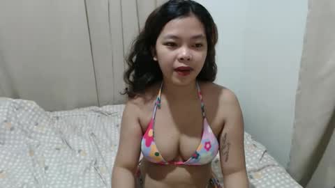 Snapshot of sweetpetitedates chatting on February 2026 08:07:01 PM Agathababes online show from February 2026 08:07:01 PM
