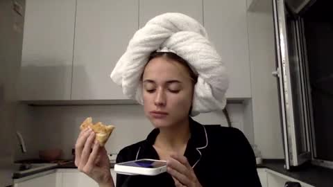 sweetsatalana online show from July 2026 10:45:01 PM