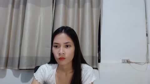 Mia online show from December 2024 11:08:02 AM