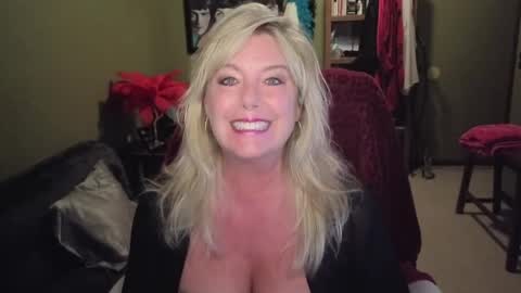 Janie online show from May 2026 10:07:01 PM